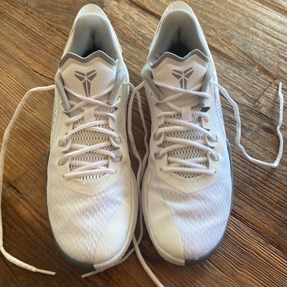 Nike Mamba Fury Basketball Shoe - Picture 3 of 6